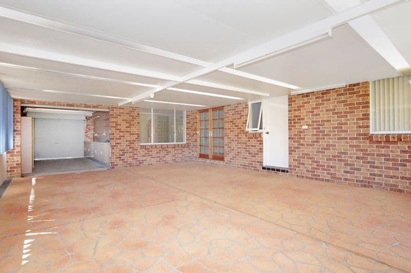4 Myall Close, BLUE HAVEN NSW 2262, Blue Haven - Thumbnail 2
