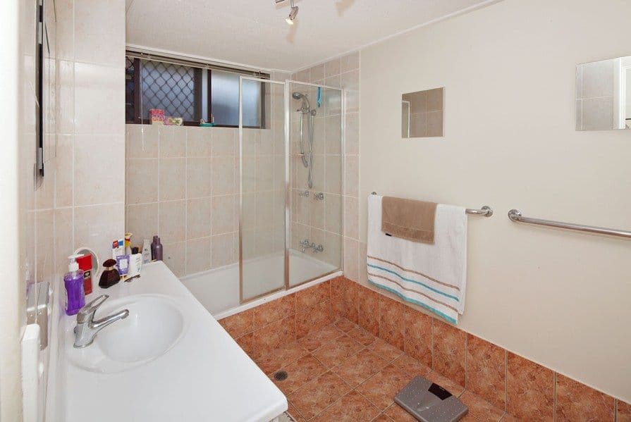 39 Madang Crescent, RUNAWAY BAY QLD 4216, Runaway Bay - Thumbnail 8