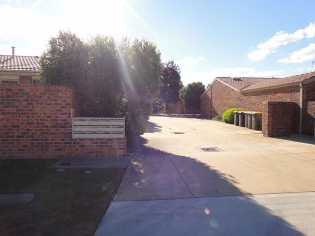 5/12 Blackett Crescent, GREENWAY ACT 2900, Greenway - Thumbnail 2