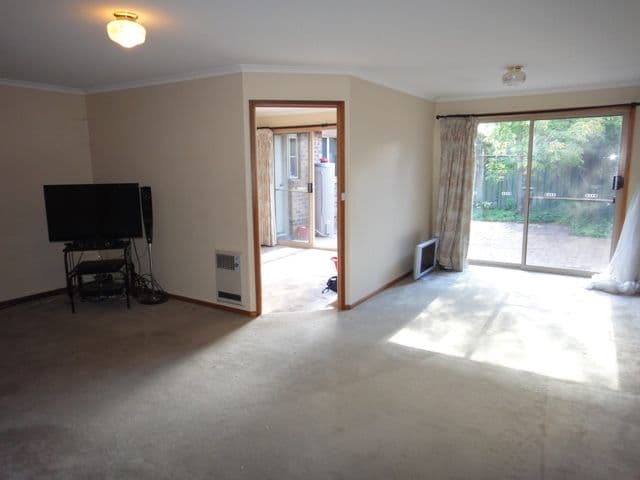 5/12 Blackett Crescent, GREENWAY ACT 2900, Greenway - Thumbnail 3