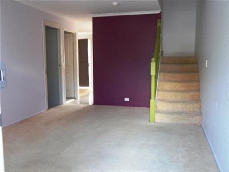 Unit 3, 31 Oswald Street, ALLENSTOWN QLD 4700, Allenstown - Thumbnail 2