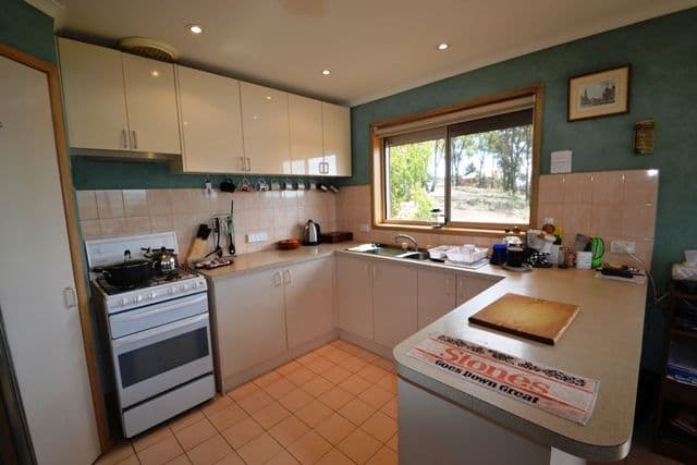 42 Monash Drive, SEYMOUR VIC 3660, Seymour - Thumbnail 5