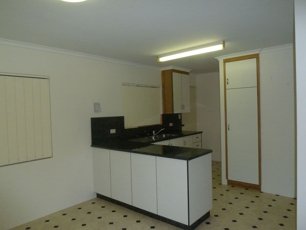9 Trogolby Street, SOUTH MACKAY QLD 4740, South Mackay - Thumbnail 5