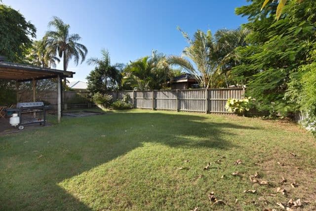 42 Allambi Avenue, BROADBEACH WATERS QLD 4218, Broadbeach Waters - Thumbnail 6