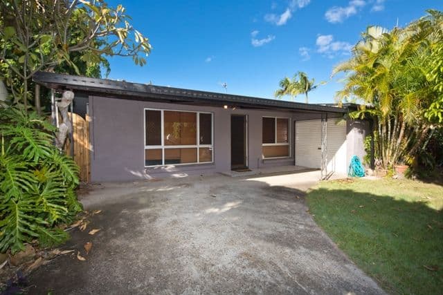 42 Allambi Avenue, BROADBEACH WATERS QLD 4218, Broadbeach Waters - Thumbnail 4