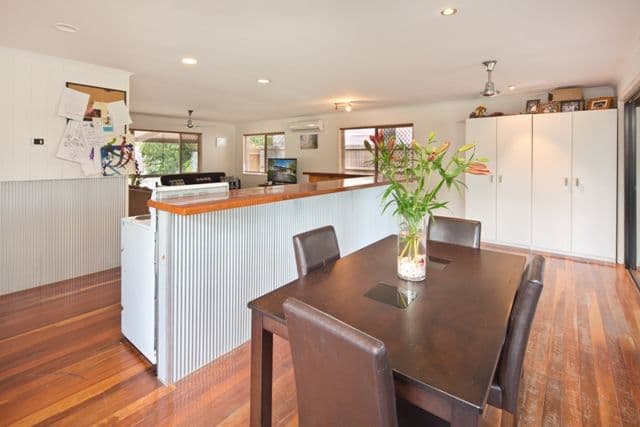 42 Allambi Avenue, BROADBEACH WATERS QLD 4218, Broadbeach Waters - Thumbnail 2