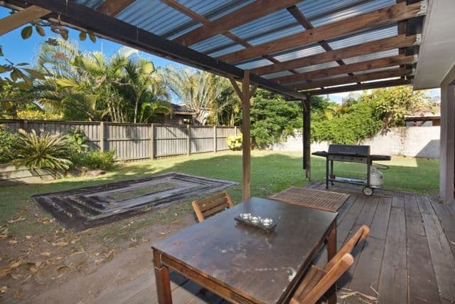 42 Allambi Avenue, BROADBEACH WATERS QLD 4218, Broadbeach Waters - Thumbnail 5