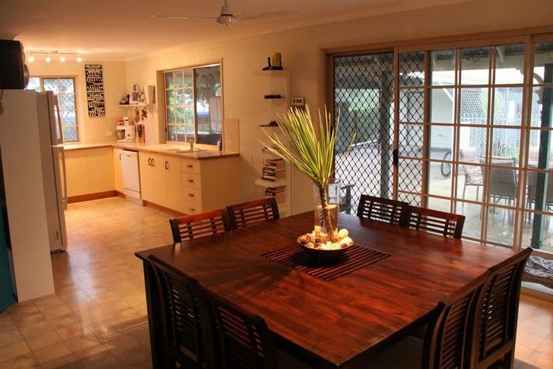 10 Kirrang Place, BOYNE ISLAND QLD 4680, Boyne Island - Thumbnail 7