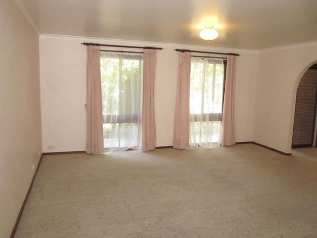 12 Veale Street, MONASH ACT 2904, Monash - Thumbnail 2