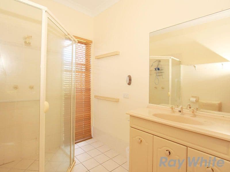 4 King Parrot Court, CASHMERE QLD 4500, Cashmere - Thumbnail 8