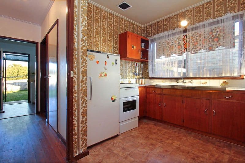 63 Eighth Avenue, ROSEBUD VIC 3939, Rosebud - Thumbnail 4