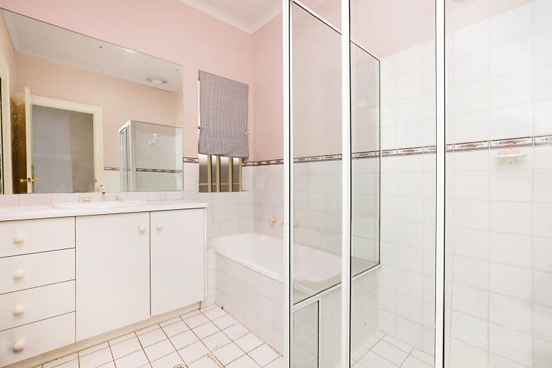 32 Regent Gardens Drive, OAKDEN SA 5086, Oakden - Thumbnail 3