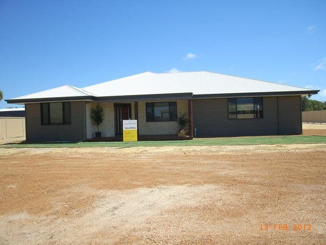 16 Cardwell Gardens, DONGARA WA 6525, Dongara - Image 1