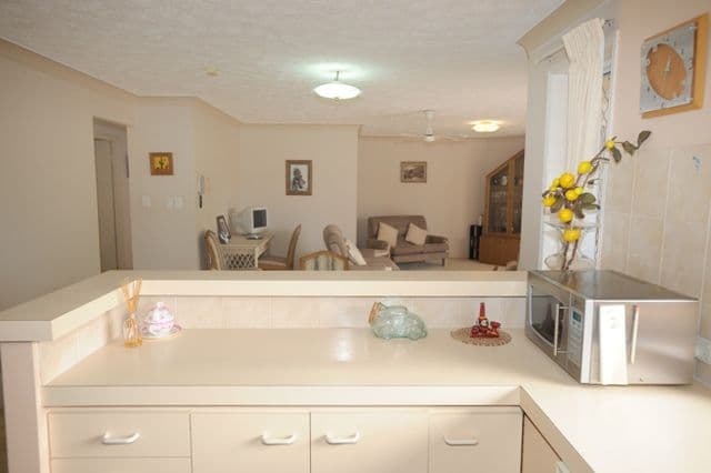 14 'Jubilee Views', 16 Jubilee Avenue, BROADBEACH QLD 4218, Broadbeach - Thumbnail 4