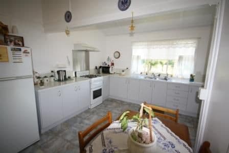 1 Bouverie Street, MUNDUBBERA QLD 4626, Mundubbera - Thumbnail 2