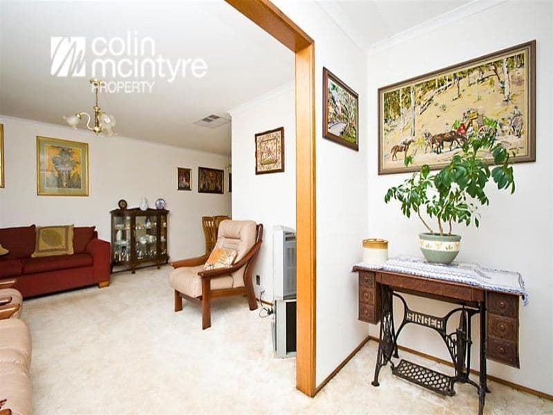 5 Beazley Crescent, CALWELL ACT 2905, Calwell - Thumbnail 2