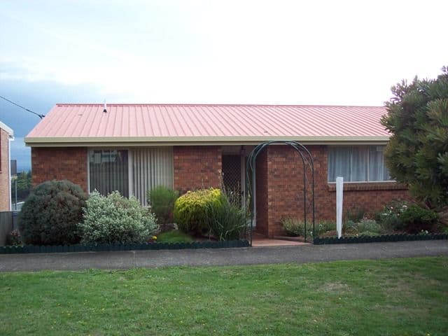 1/4 Cameray Street, AMBLESIDE TAS 7310, Ambleside - Thumbnail 2