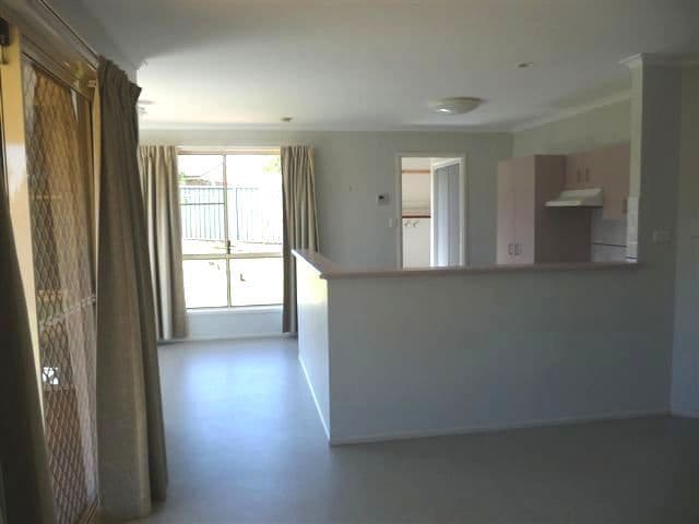 5 Oaklands Court, GLENVALE QLD 4350, Glenvale - Thumbnail 4