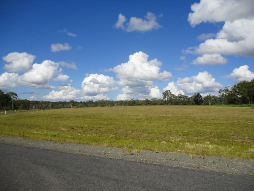 76 Dunmall Drive, OAKHURST QLD 4650, Oakhurst - Thumbnail 8
