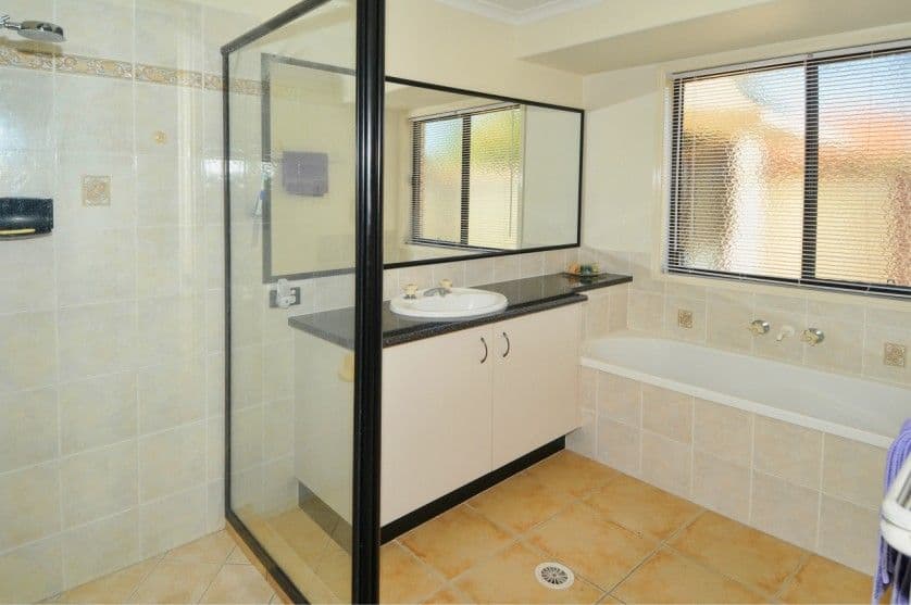 13 Carlisle Street, CALOUNDRA WEST QLD 4551, Caloundra West - Thumbnail 8