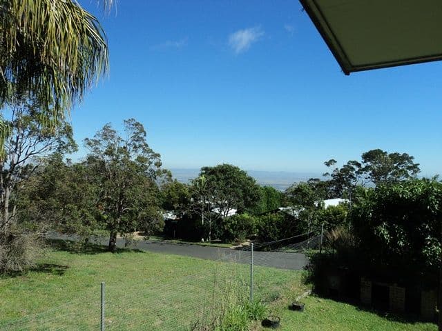 6 Sleipner Street, MOUNT ARCHER QLD 4701, Mount Archer - Thumbnail 2