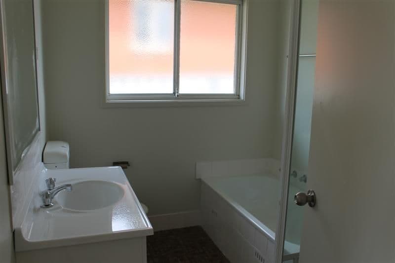 21 Salter Drive, DUBBO NSW 2830, Dubbo - Thumbnail 3