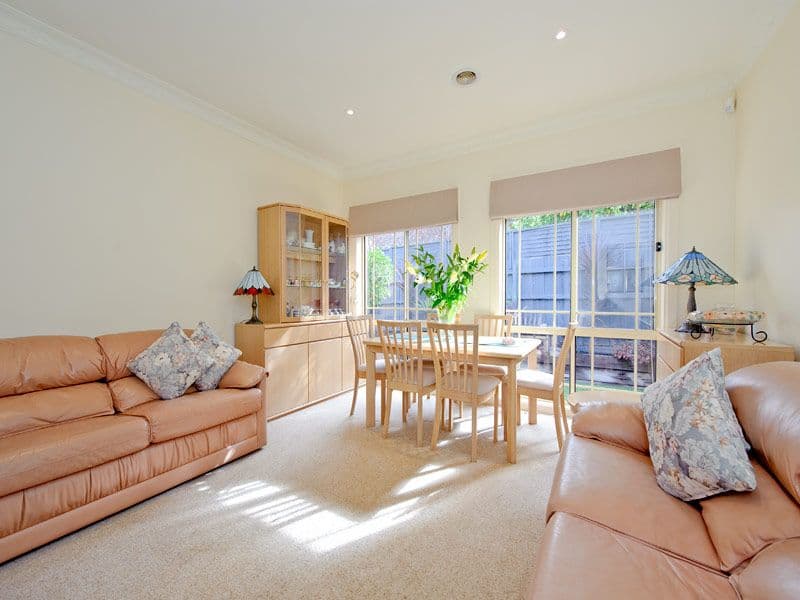 70 Medway Street, BOX HILL NORTH VIC 3129, Box Hill North - Thumbnail 2