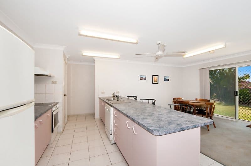 73  Greenacre Drive, PARKWOOD QLD 4214, Parkwood - Thumbnail 4