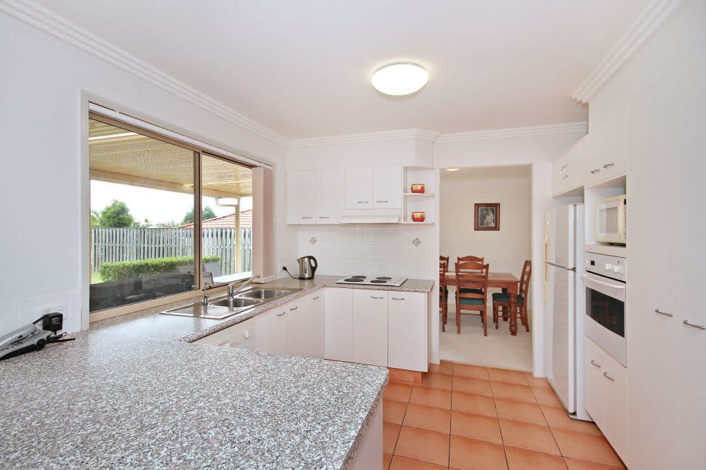 15 Bedford Crescent, MUDGEERABA QLD 4213, Mudgeeraba - Thumbnail 3