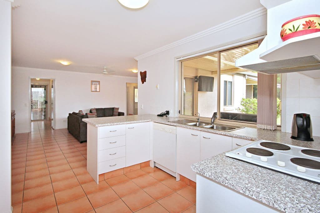 15 Bedford Crescent, MUDGEERABA QLD 4213, Mudgeeraba - Thumbnail 5