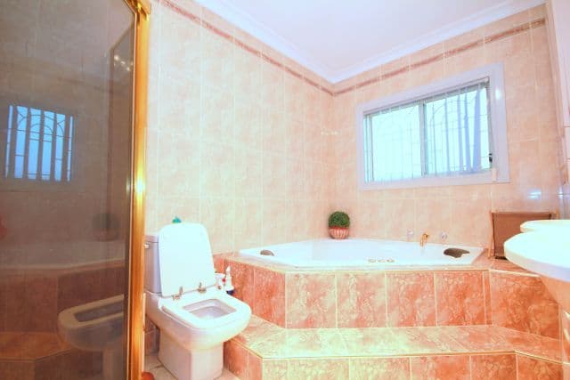 12A Haig Avenue, GEORGES HALL NSW 2198, Georges Hall - Thumbnail 5