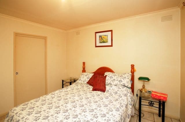 1 Brunskill Avenue, FOREST HILL NSW 2651, Forest Hill - Thumbnail 2