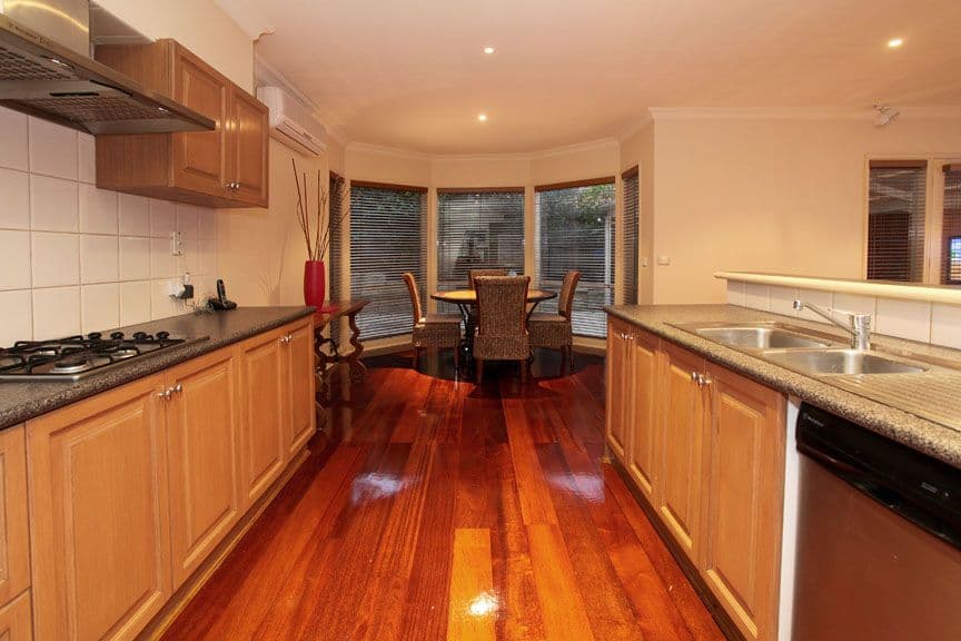 3 Margaret Gray Close, GLEN WAVERLEY VIC 3150, Glen Waverley - Thumbnail 2