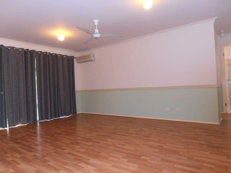 10 Moneghetti Place, CALAMVALE QLD 4116, Calamvale - Thumbnail 5