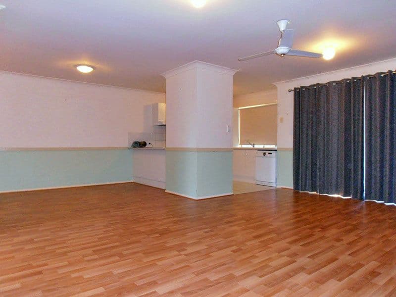 10 Moneghetti Place, CALAMVALE QLD 4116, Calamvale - Thumbnail 2