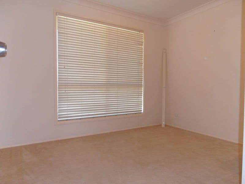 10 Moneghetti Place, CALAMVALE QLD 4116, Calamvale - Thumbnail 7