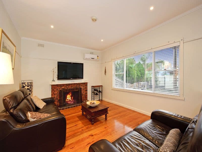 8 Vannam Drive, ASHWOOD VIC 3147, Ashwood - Thumbnail 2
