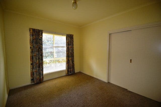 12 Longwood Road, AVENEL VIC 3664, Avenel - Thumbnail 4