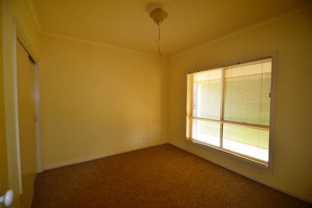 12 Longwood Road, AVENEL VIC 3664, Avenel - Thumbnail 5
