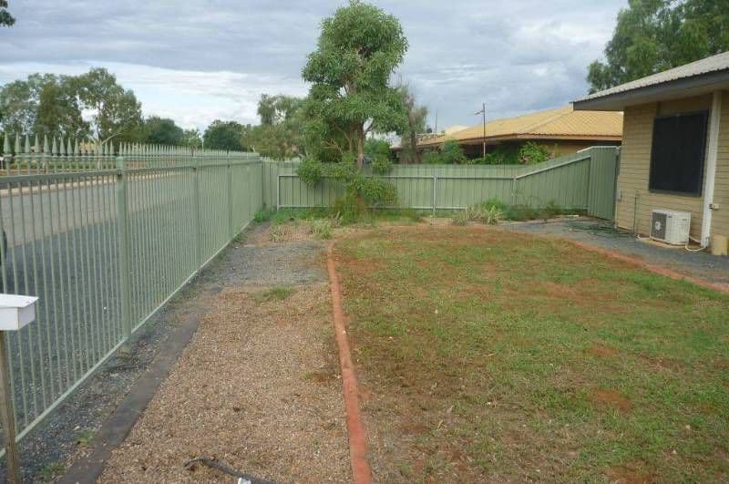 19 Yarrunga Crescent, SOUTH HEDLAND WA 6722, South Hedland - Thumbnail 2