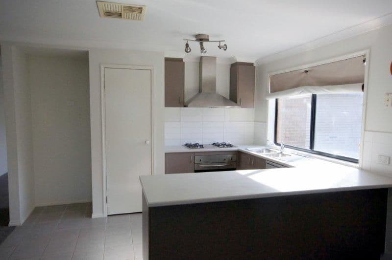 3 Caspian Chase, PAKENHAM VIC 3810, Pakenham - Thumbnail 3