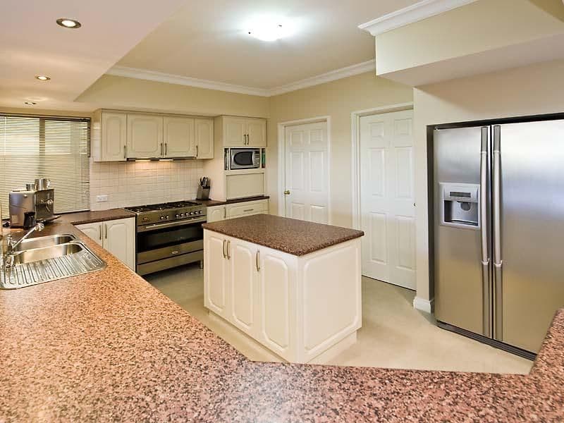 12 Ambleside Way, CANNING VALE WA 6155, Canning Vale - Thumbnail 2