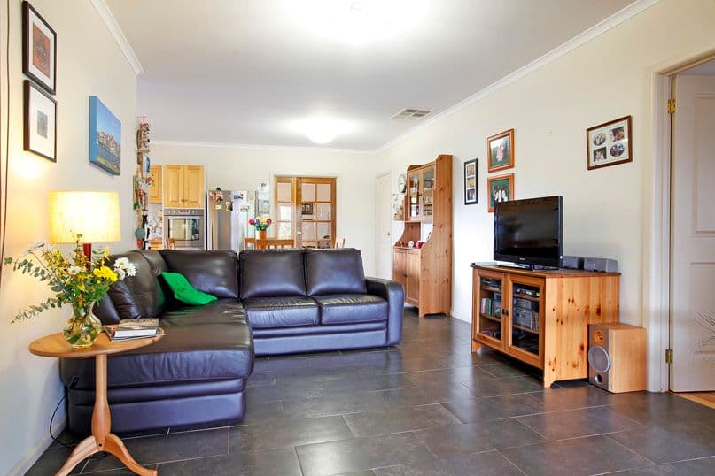33 Barwon Avenue, RESERVOIR VIC 3073, Reservoir - Thumbnail 7