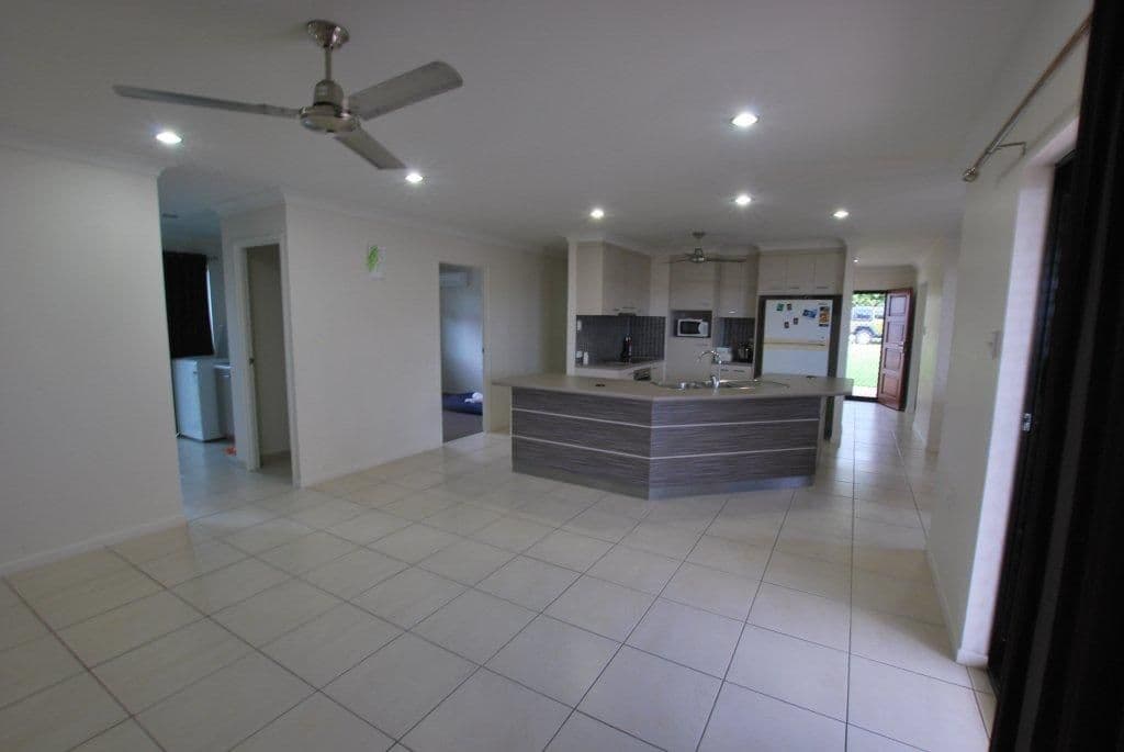 22 Kristy Crescent, EIMEO QLD 4740, Eimeo - Thumbnail 3