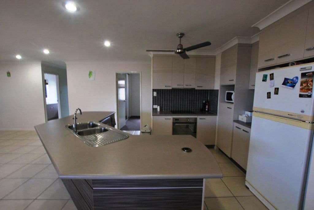 22 Kristy Crescent, EIMEO QLD 4740, Eimeo - Thumbnail 2