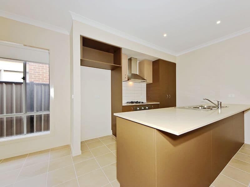 12 Brookwood Street, TARNEIT VIC 3029, Tarneit - Thumbnail 2