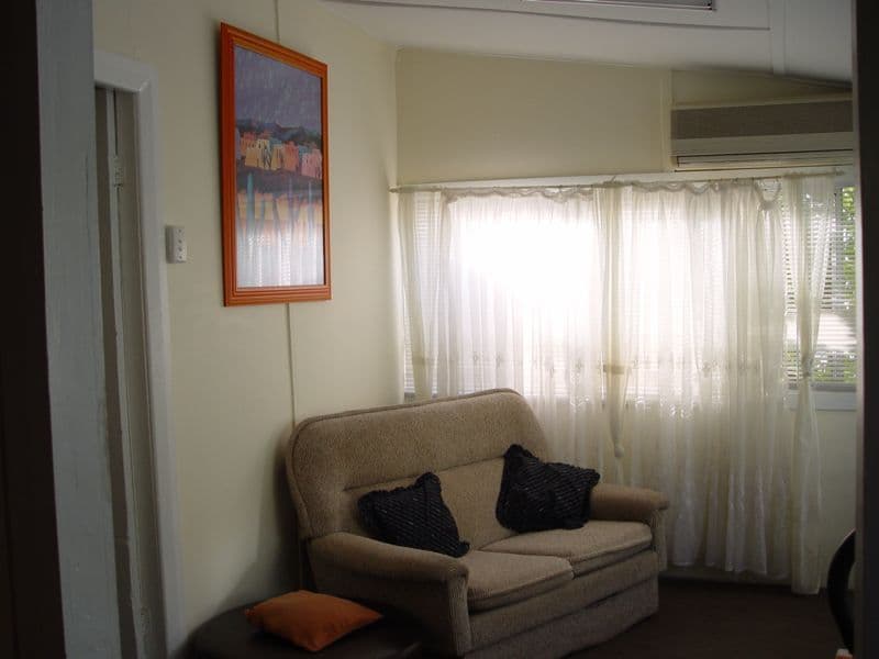 42 Marks Point Road, MARKS POINT NSW 2280, Marks Point - Thumbnail 4