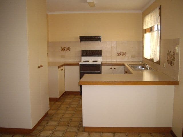 4 Colonel Court, ECHUCA VIC 3564, Echuca - Thumbnail 3