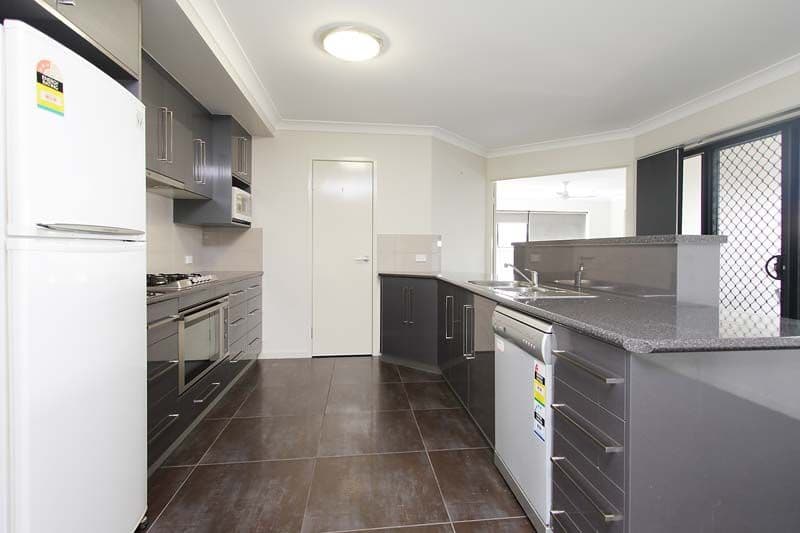 21 Firefly Crescent, OORALEA QLD 4740, Ooralea - Thumbnail 2