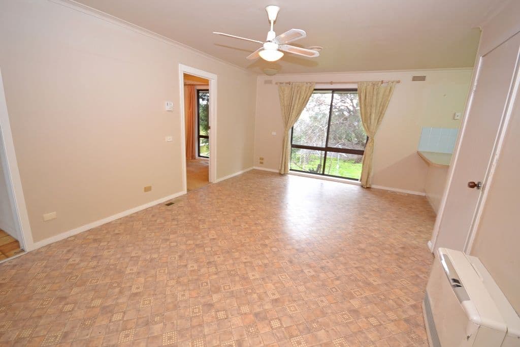 1 Hale Avenue, MOUNT CLEAR VIC 3350, Mount Clear - Thumbnail 5